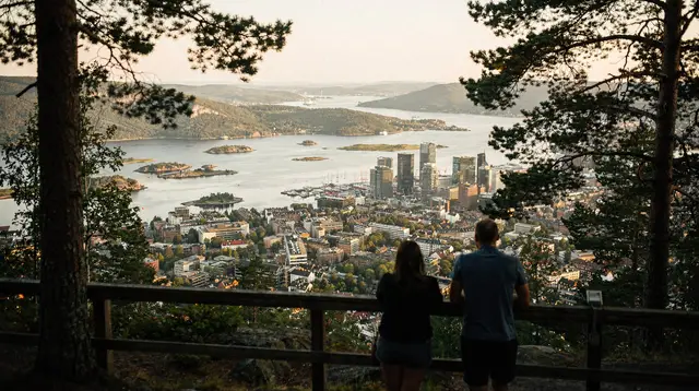 Oslo: panoramic sightseeing bus with Holmenkollen and Vigeland Park