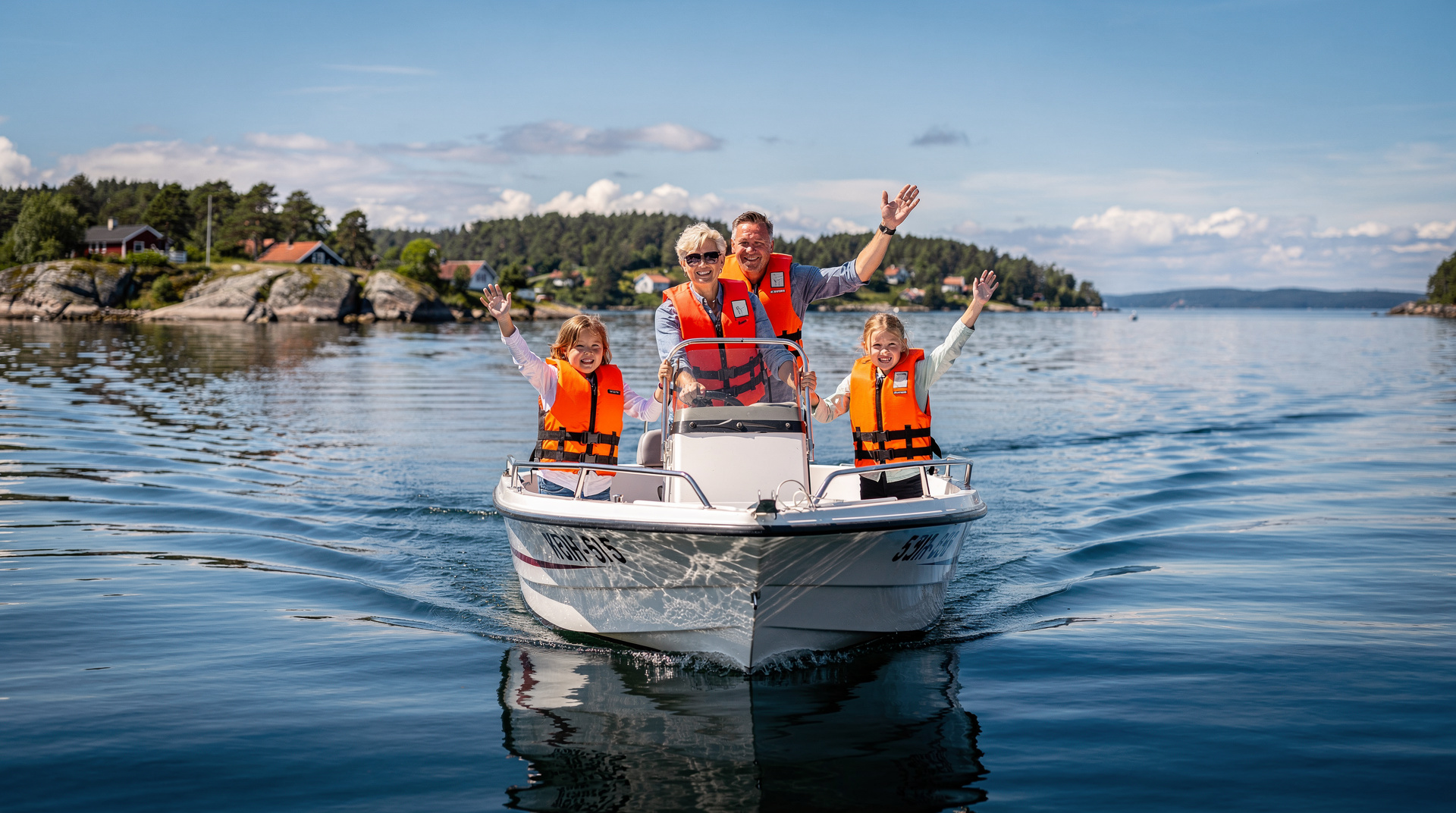 Family fjord activities near Oslo: islands, kayaking and kid-friendly water days — Best kid-friendly fjord and island activities from Oslo: Langøyene beach, island