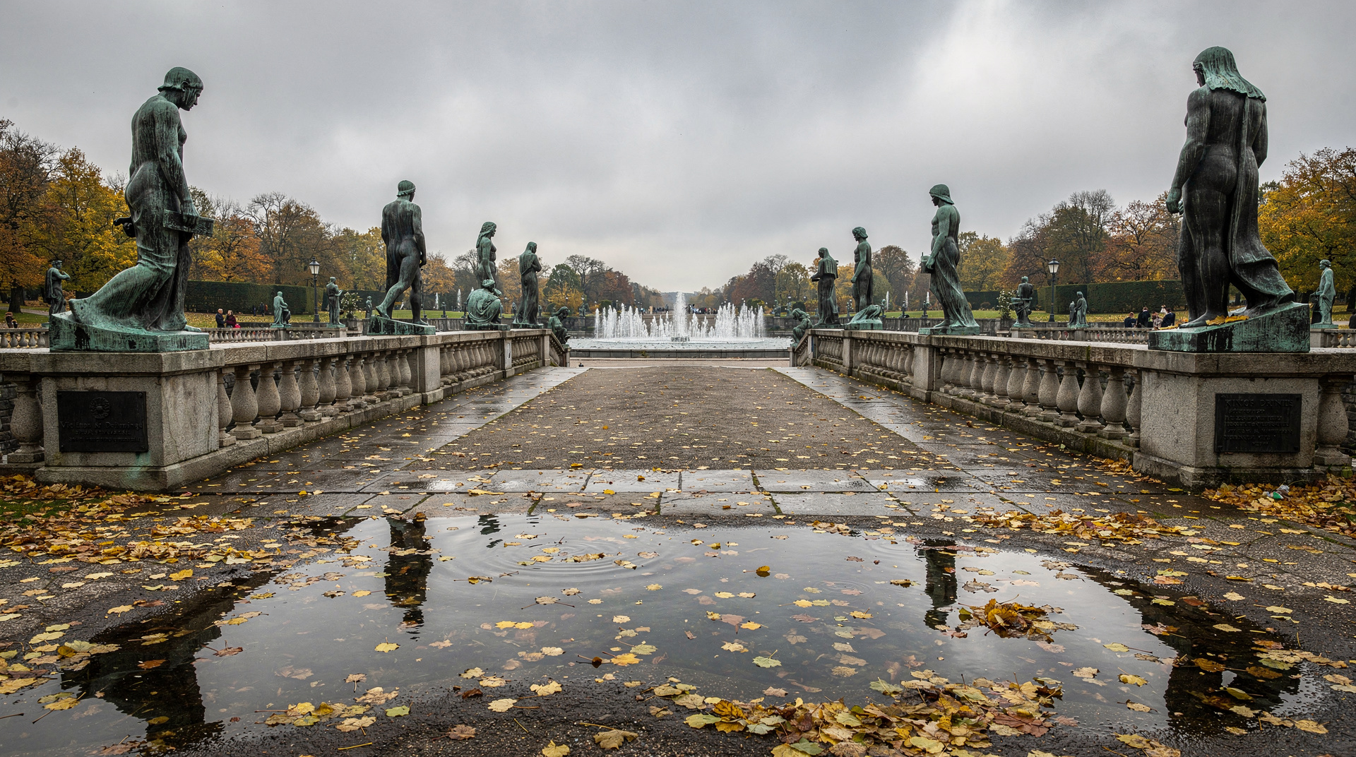 Frogner Park — le grand parc urbain d'Oslo et terrain de jeux estival — Frogner Park entoure le Vigeland Sculpture Park et est le meilleur parc urbain d