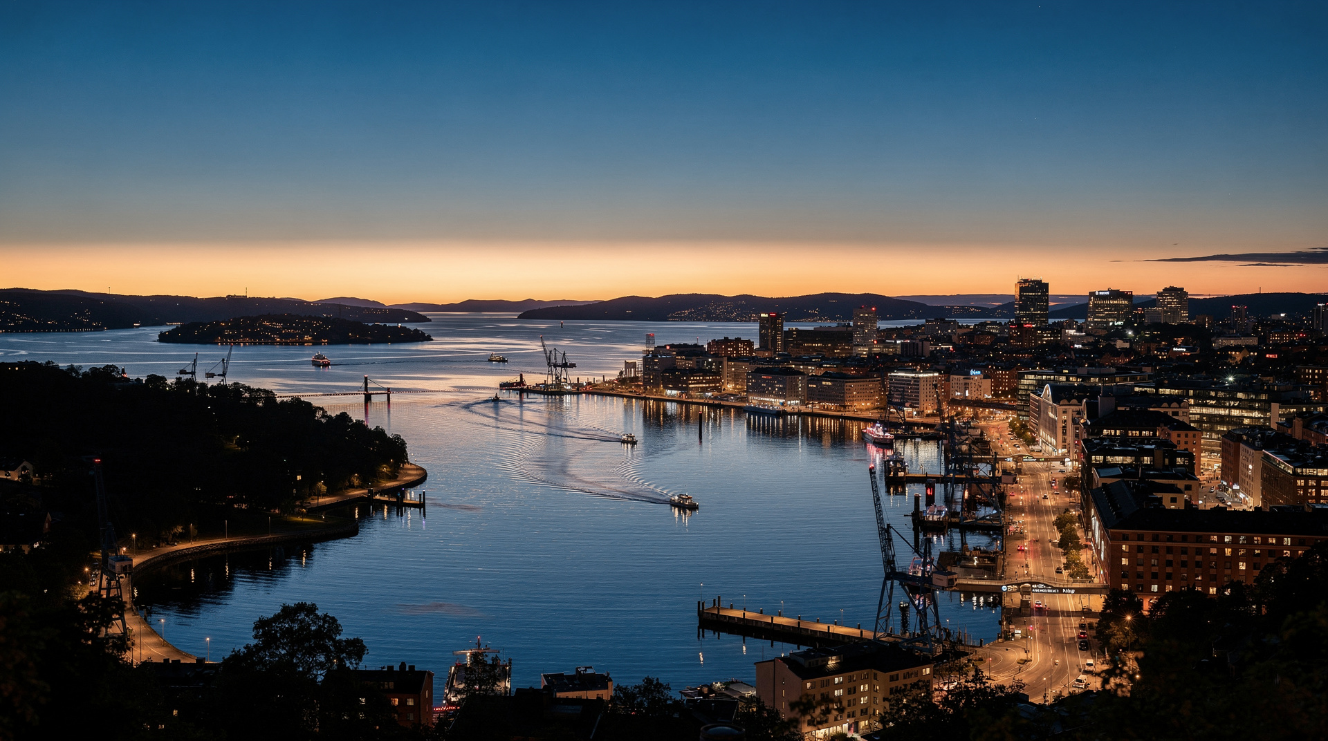 Oslo daylight hours by season — the real data and what it means for your trip — Exact Oslo daylight hours month by month, sunrise/sunset times, and what the lig