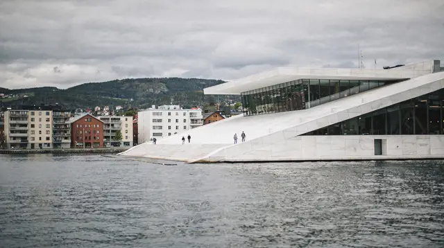 Oslo: highlights tour with a guide (group or private)