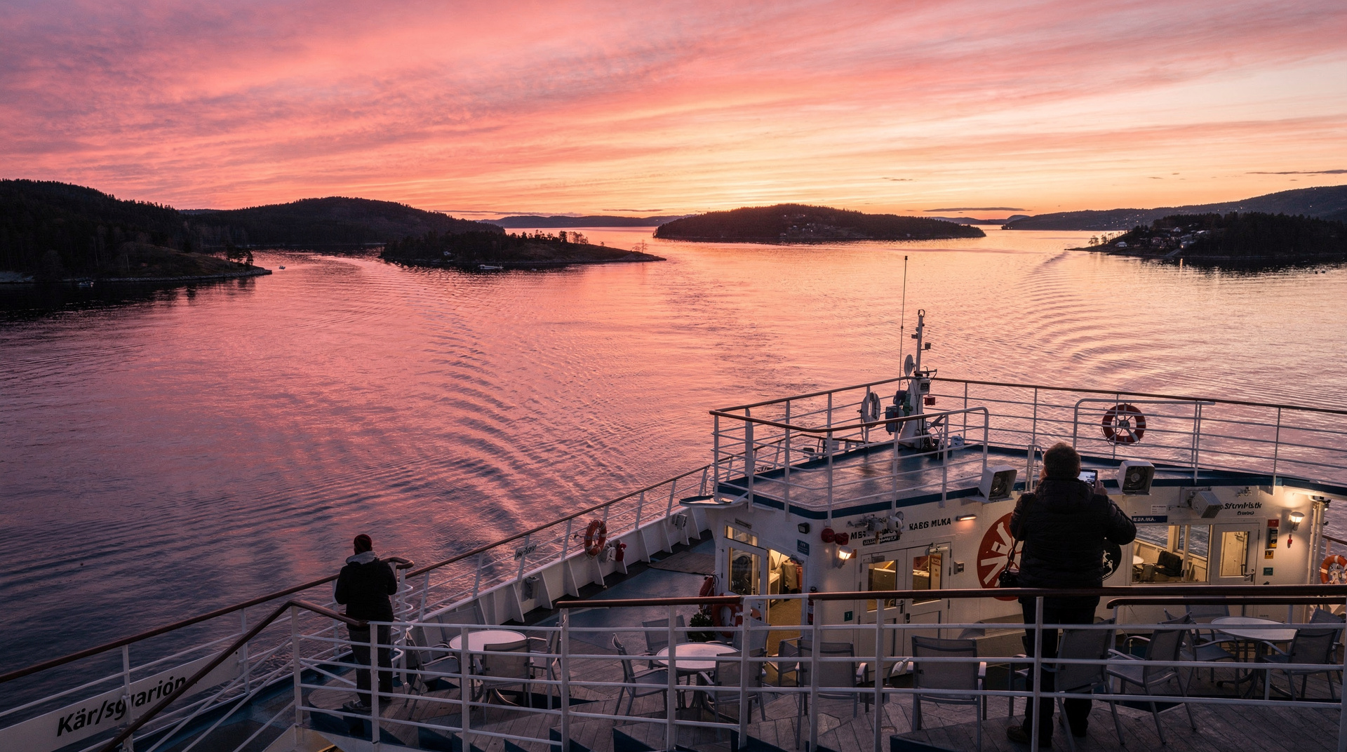 Croisière au coucher du soleil sur le fjord d'Oslo : meilleures options pour la lumière du soir — Les soirs d'été à Oslo : soleil se couchant à 22h. Les meilleures croisières au 