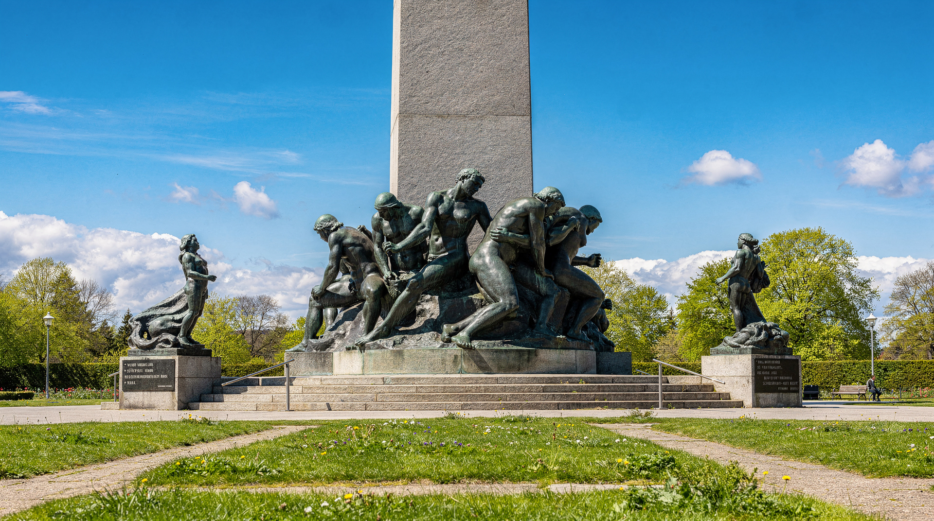 Parks and nature — Vigeland Sculpture Park, Frogner, Ekeberg and Holmenkollen viewpoints